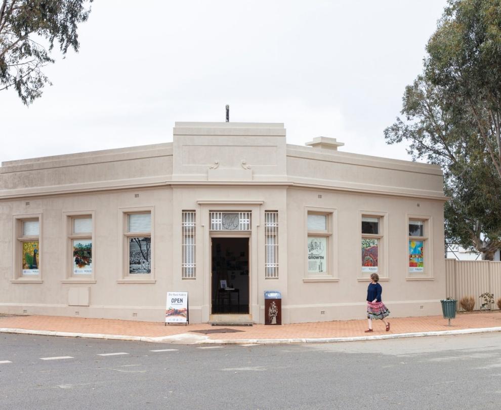 Bank Gallery Overview