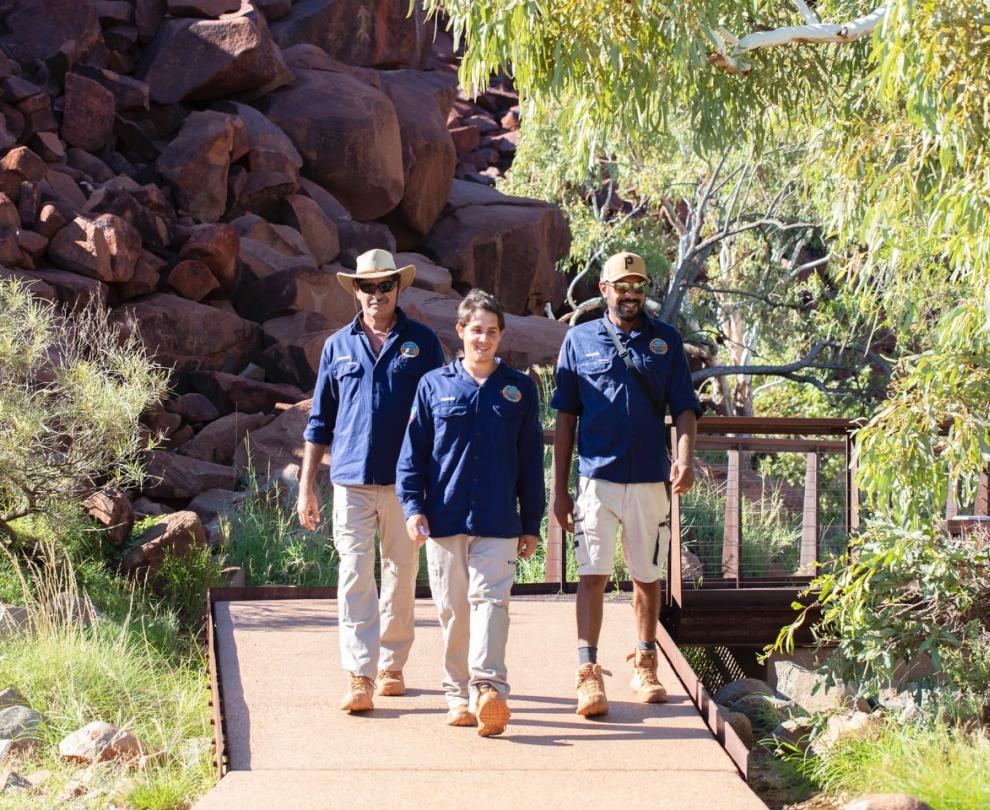 Nganjarli walk trail, Murujuga Overview