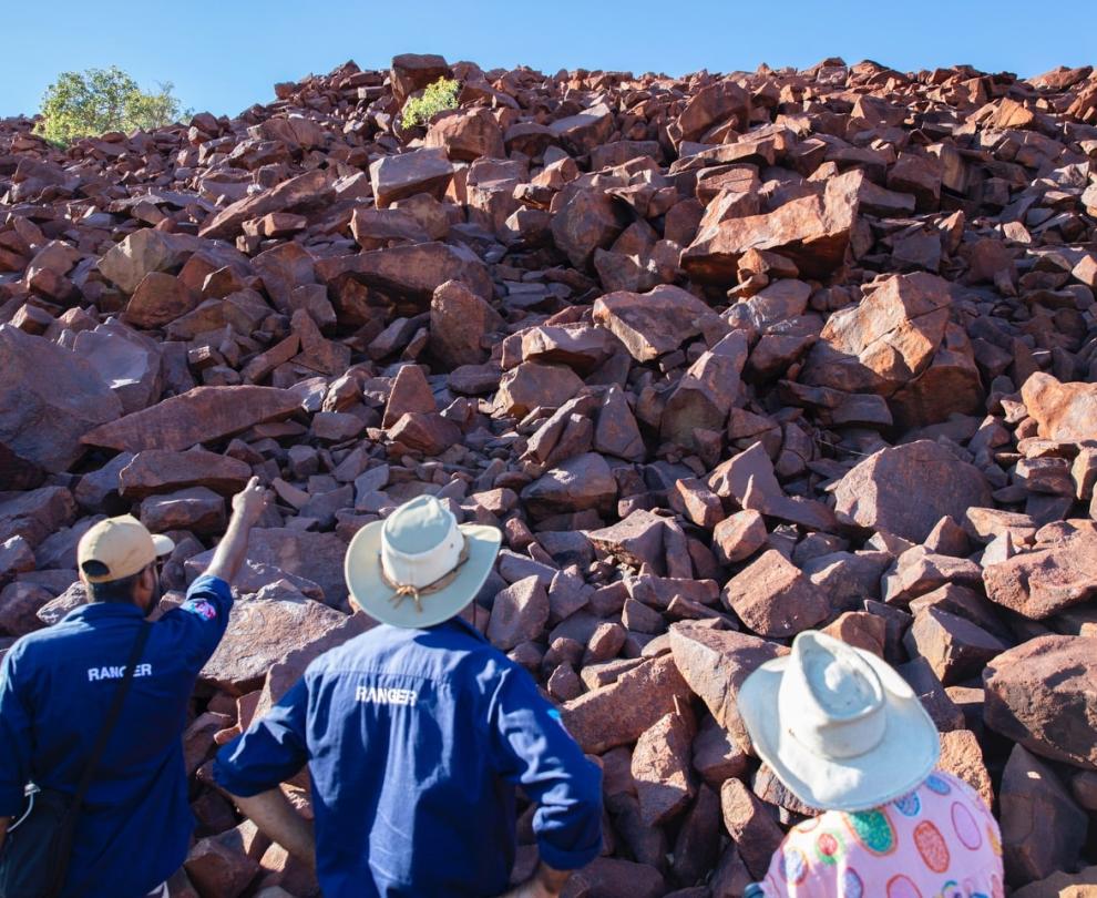 Nganjarli walk trail, Murujuga Overview