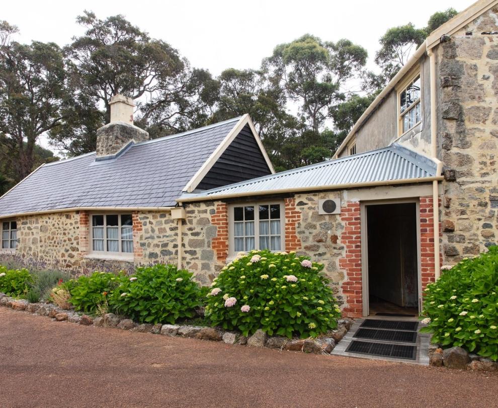 Strawberry Hill / Barmup Overview