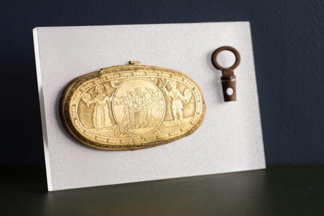 Tobacco tin survives Dutch shipwreck