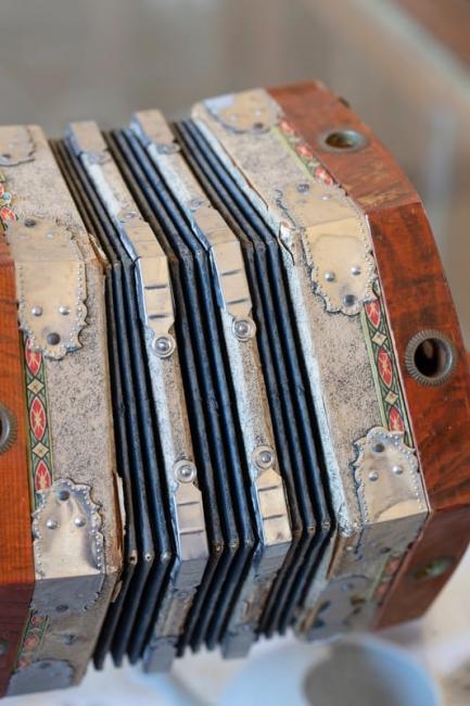 Musical instrument of first European girl born in the Swan River Colony