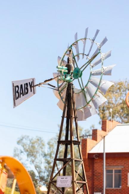 Bargain ‘baby’ windmill