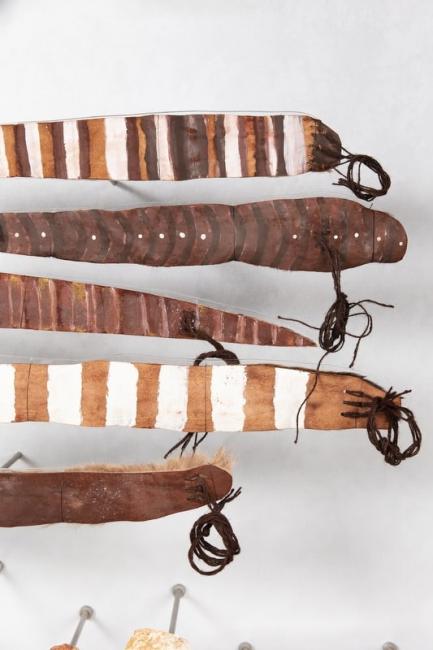 Weapon holding waiste bands