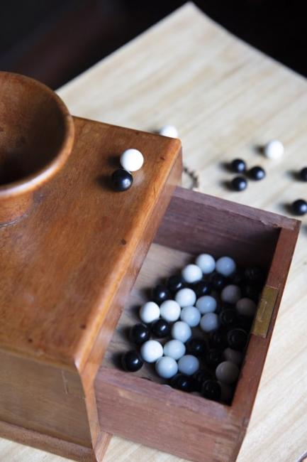 Black and white balls