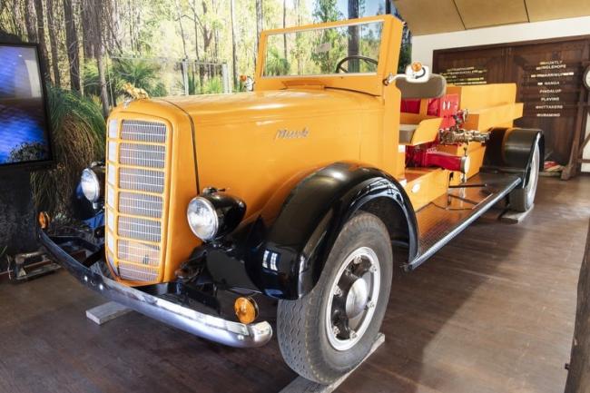 1939 Mack Truck
