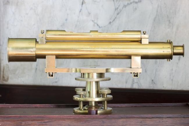 Surveying Instrument