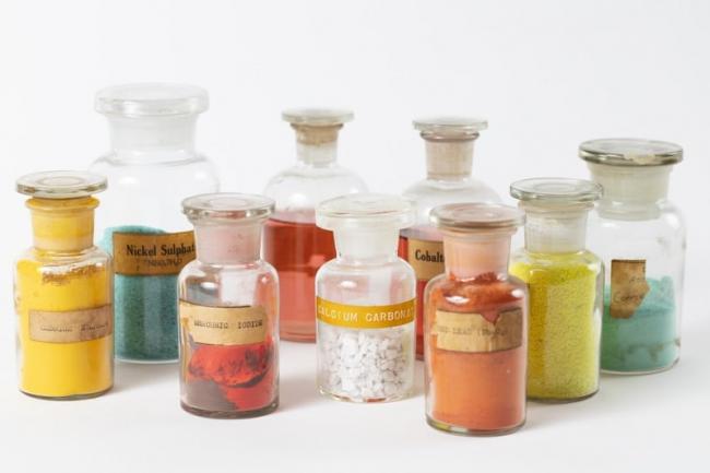 Chemicals for testing gold