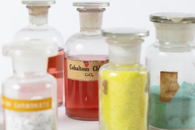 Chemicals for testing gold