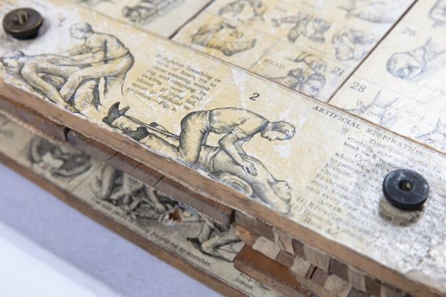 Instructions for applying bandages