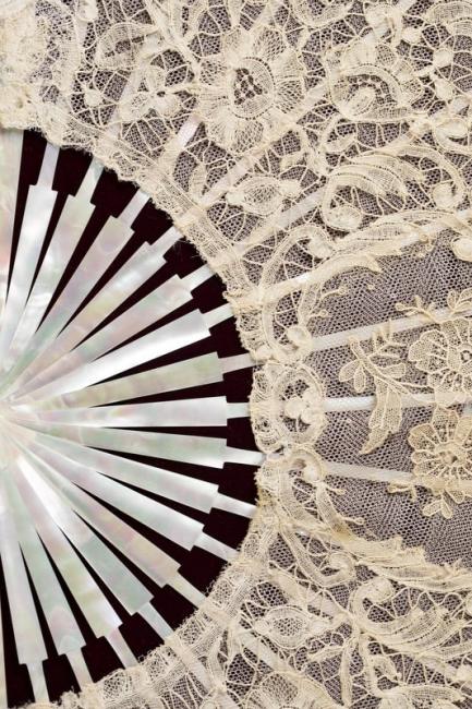 Brussels lace fan