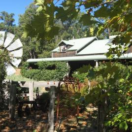 Banksia Springs Cottages